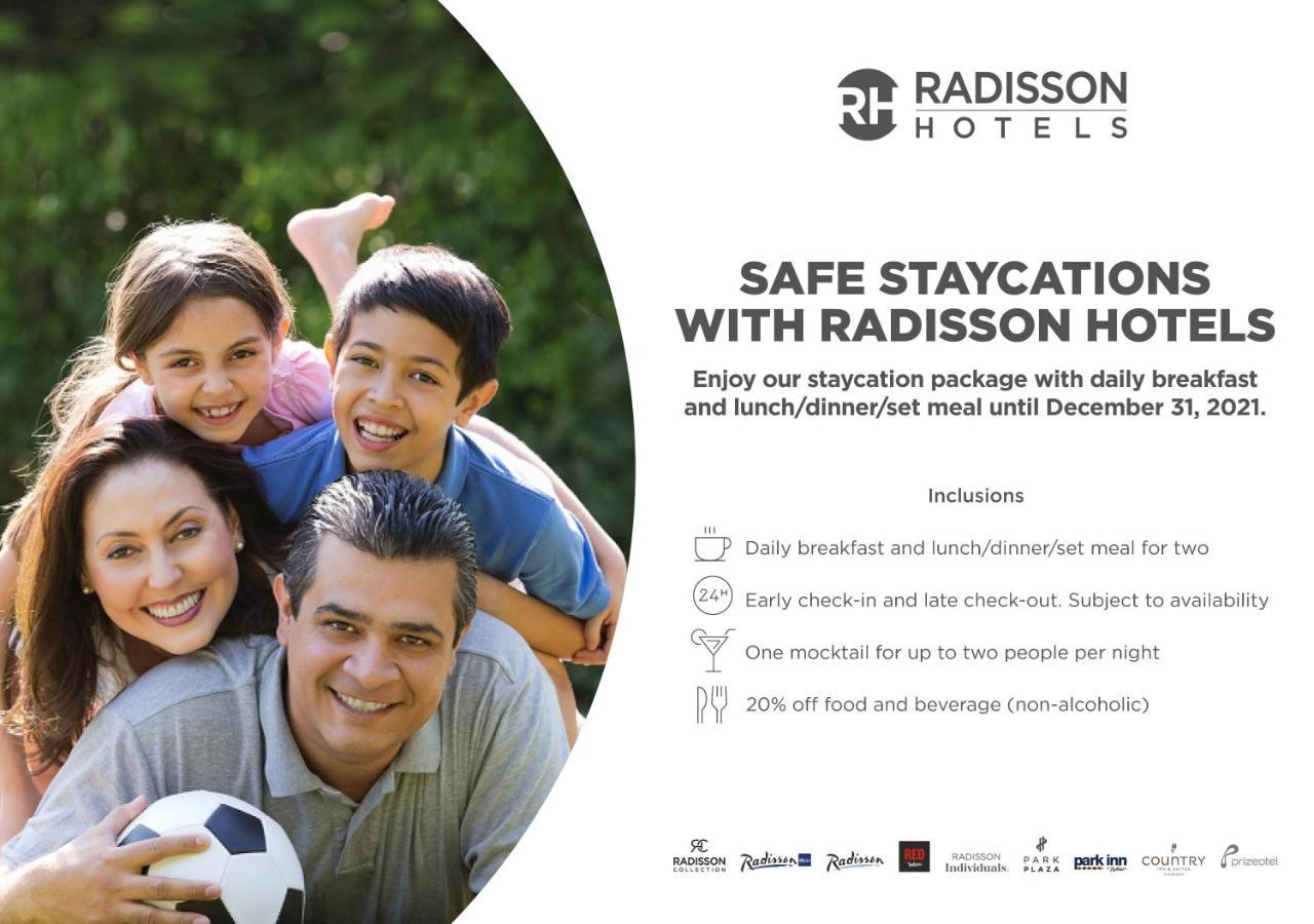 Radisson Blu Hotel, Greater Noida Eksteriør bilde A Radisson Hotels advertisement