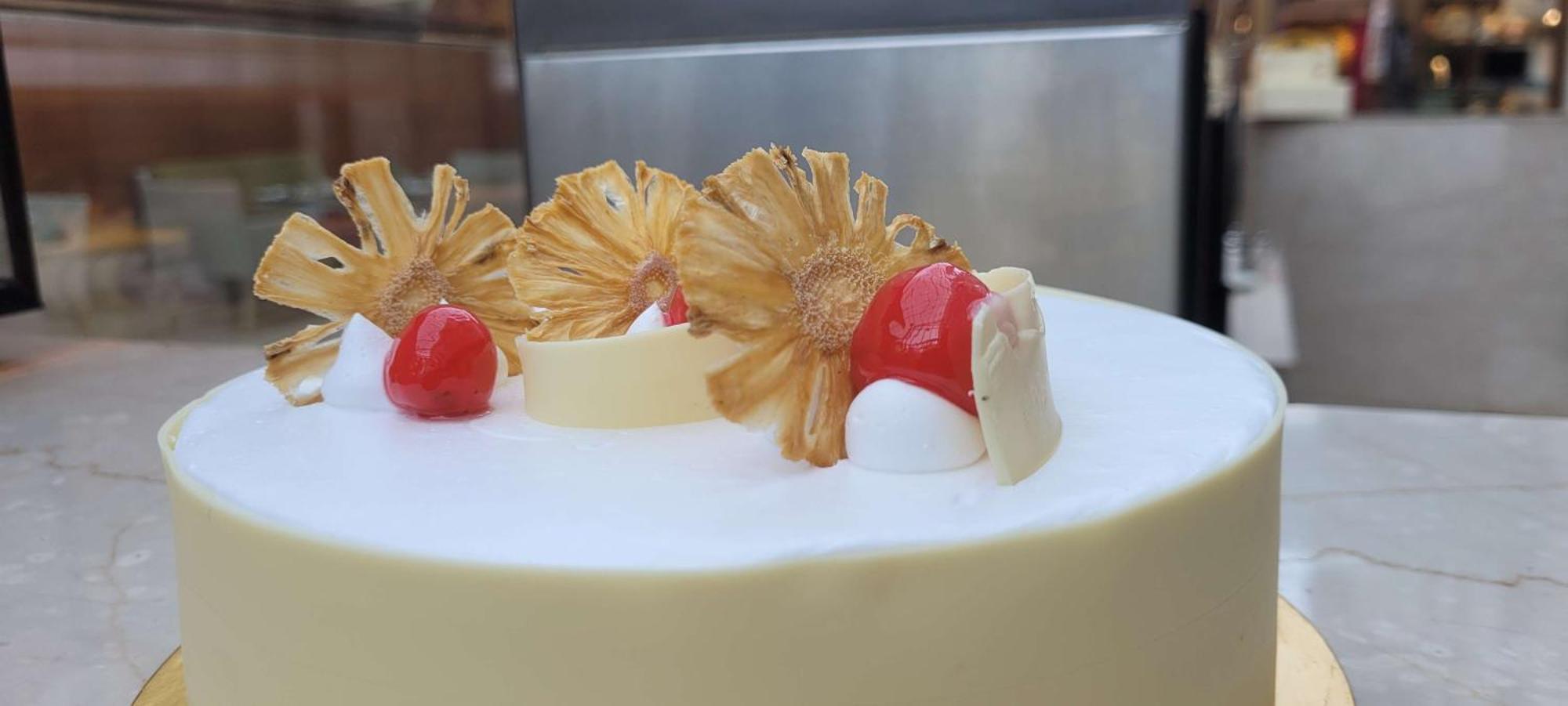 Radisson Blu Hotel, Greater Noida Eksteriør bilde A cake