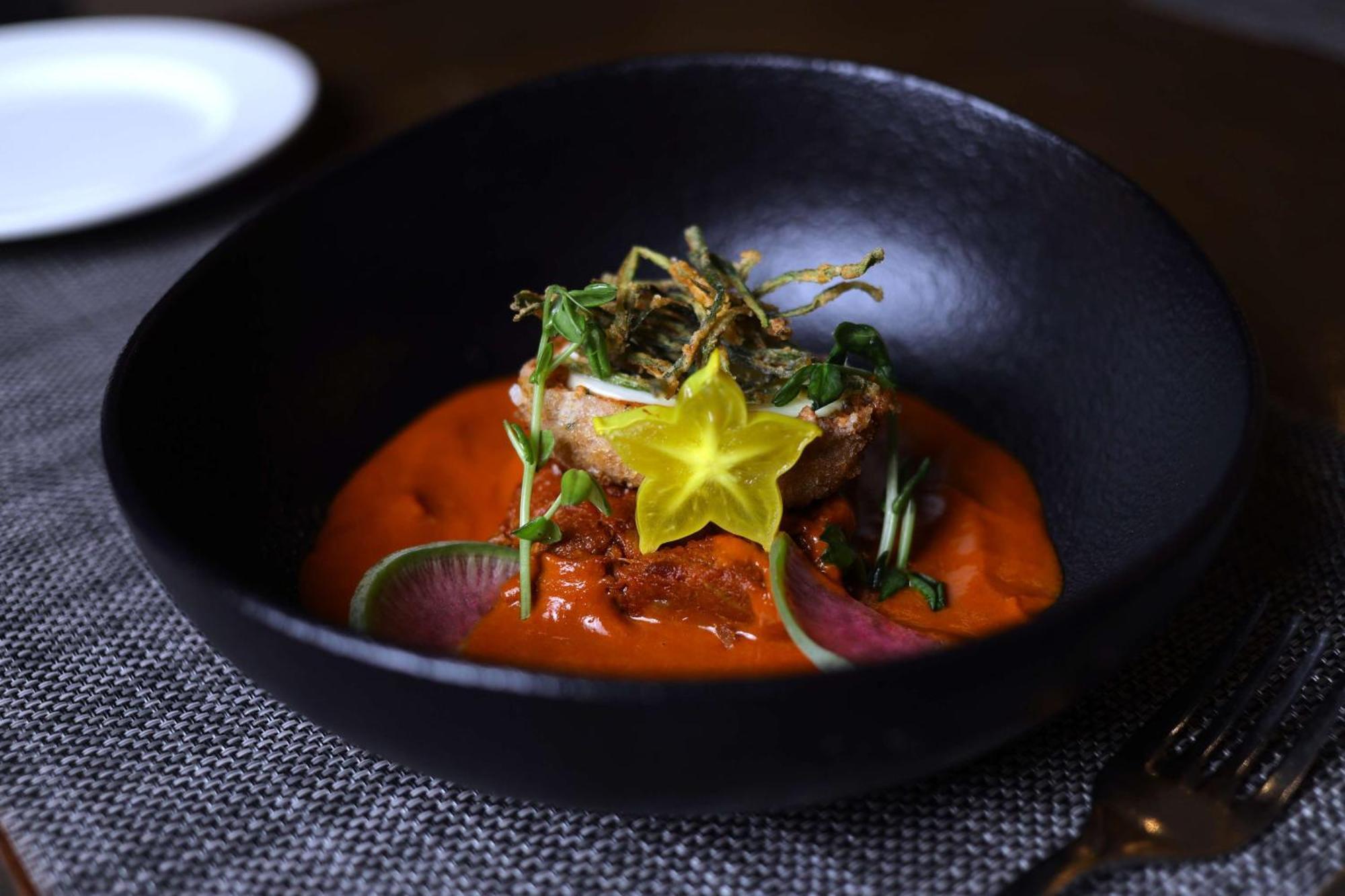 Radisson Blu Hotel, Greater Noida Eksteriør bilde A dish at the restaurant