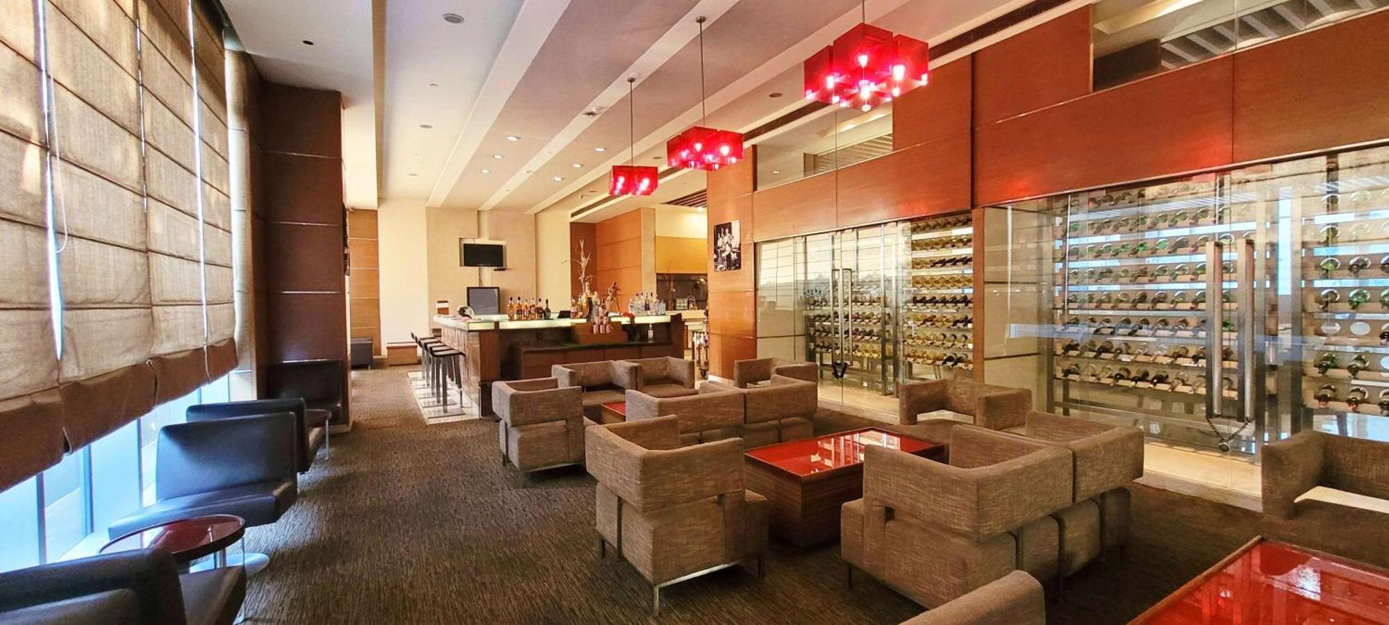 Radisson Blu Hotel, Greater Noida Eksteriør bilde The lounge at the airport