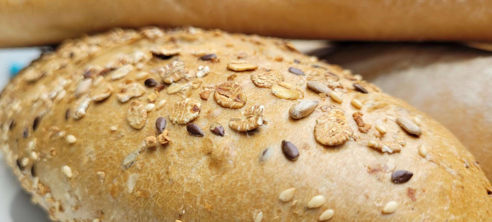 Radisson Blu Hotel, Greater Noida Eksteriør bilde Sesame seeds on bread