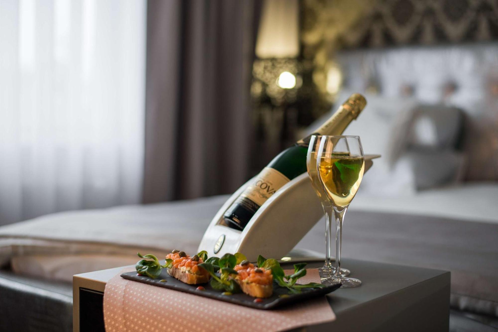 Radisson Blu Hotel, Greater Noida Eksteriør bilde