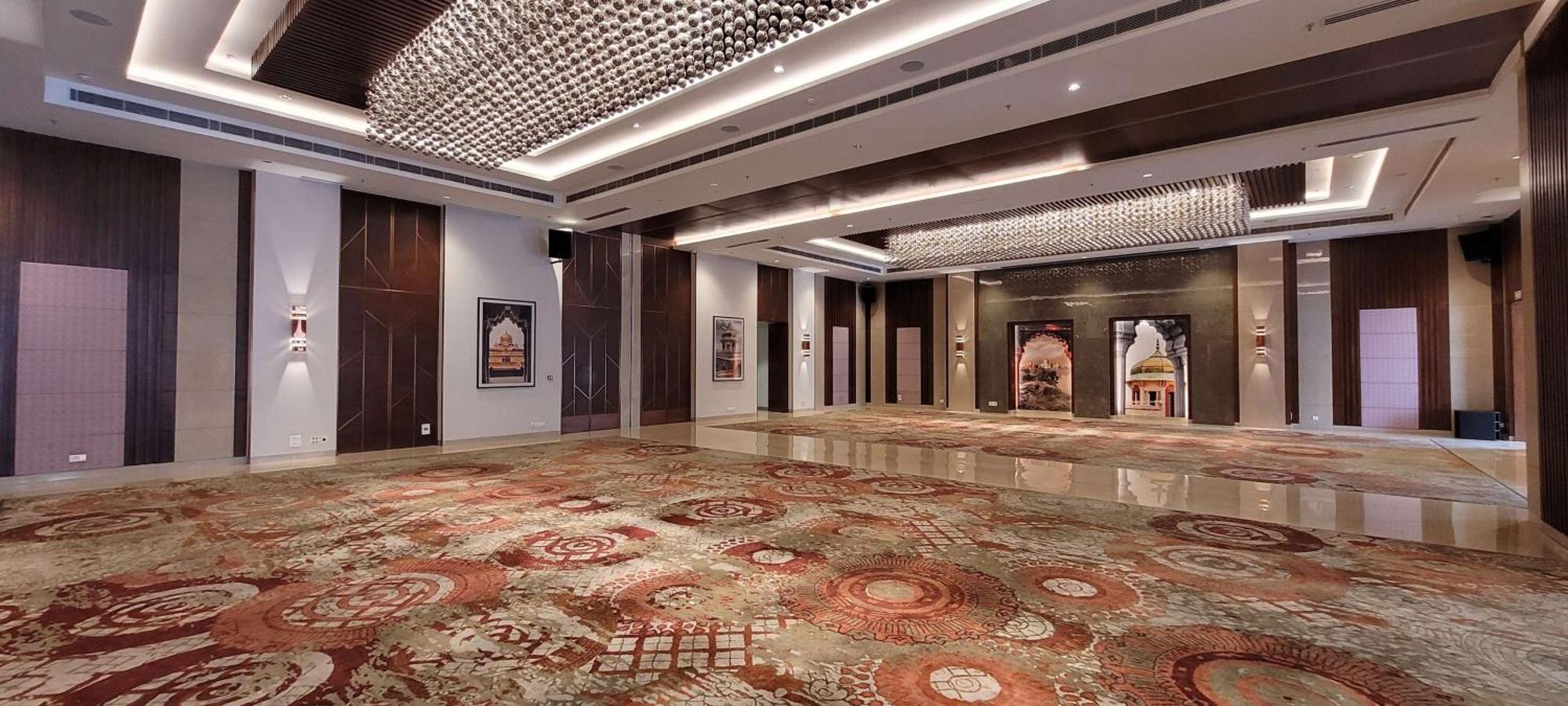 Radisson Blu Hotel, Greater Noida Eksteriør bilde The lobby of the hotel