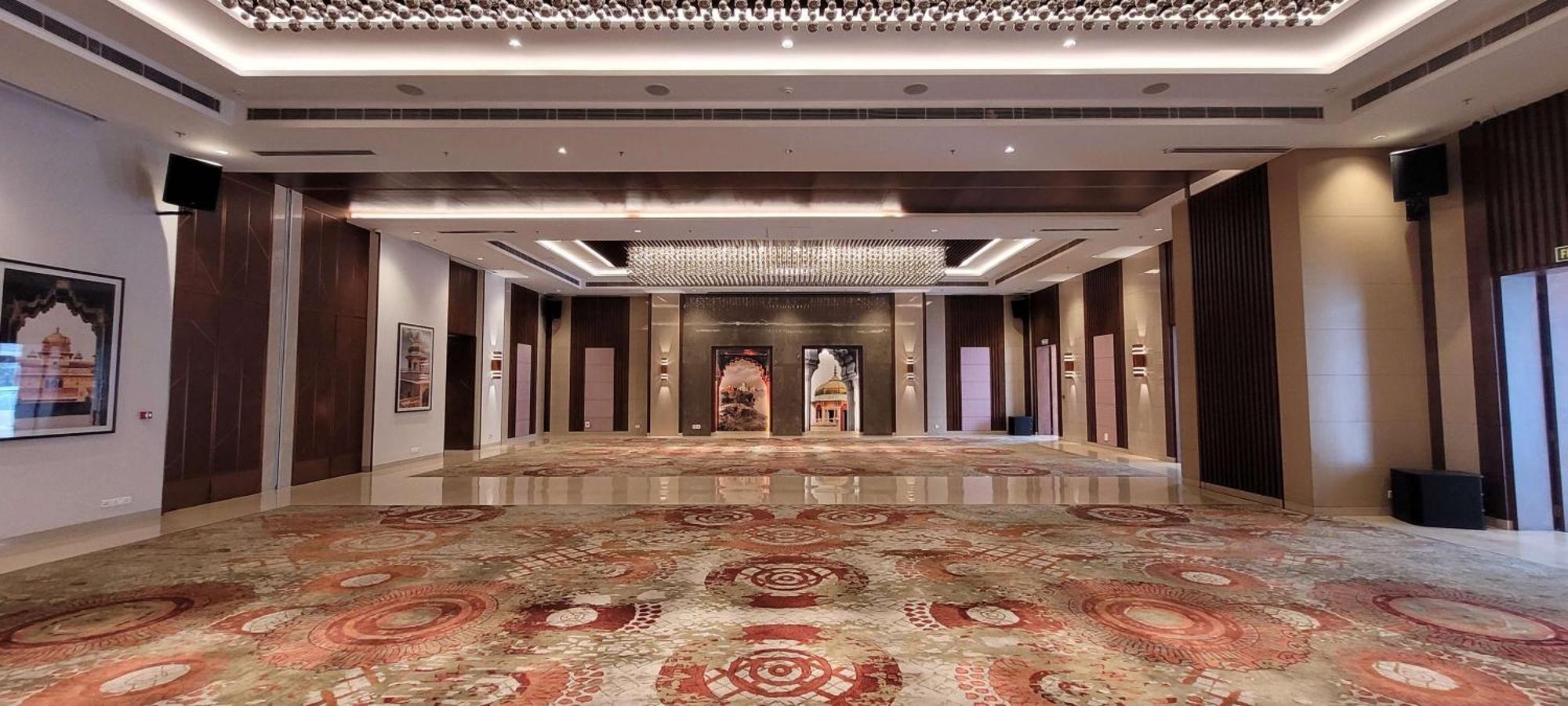 Radisson Blu Hotel, Greater Noida Eksteriør bilde The lobby of the hotel