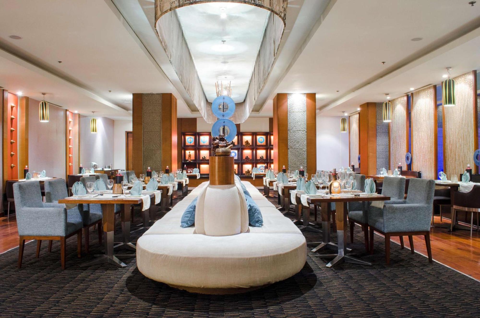 Radisson Blu Hotel, Greater Noida Eksteriør bilde The restaurant