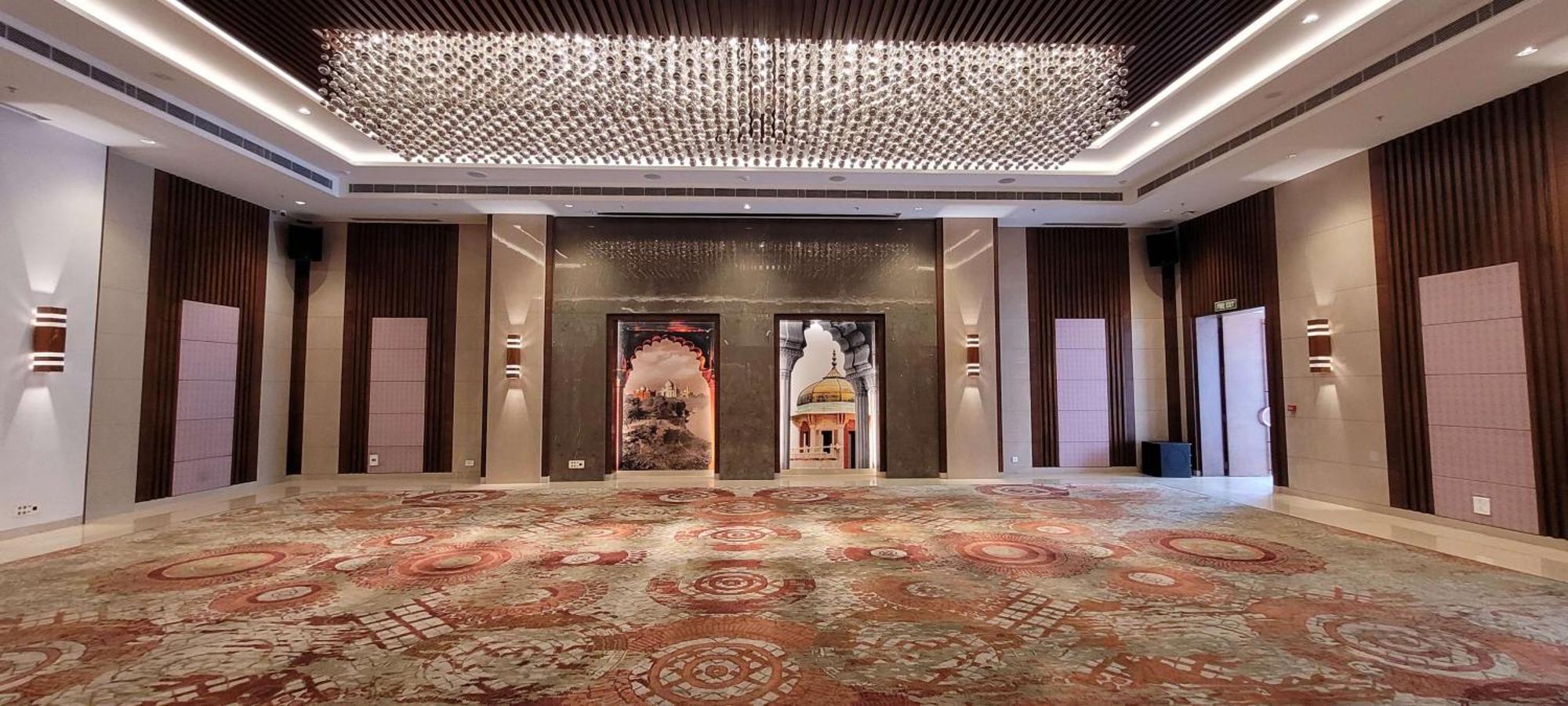 Radisson Blu Hotel, Greater Noida Eksteriør bilde The lobby of the hotel