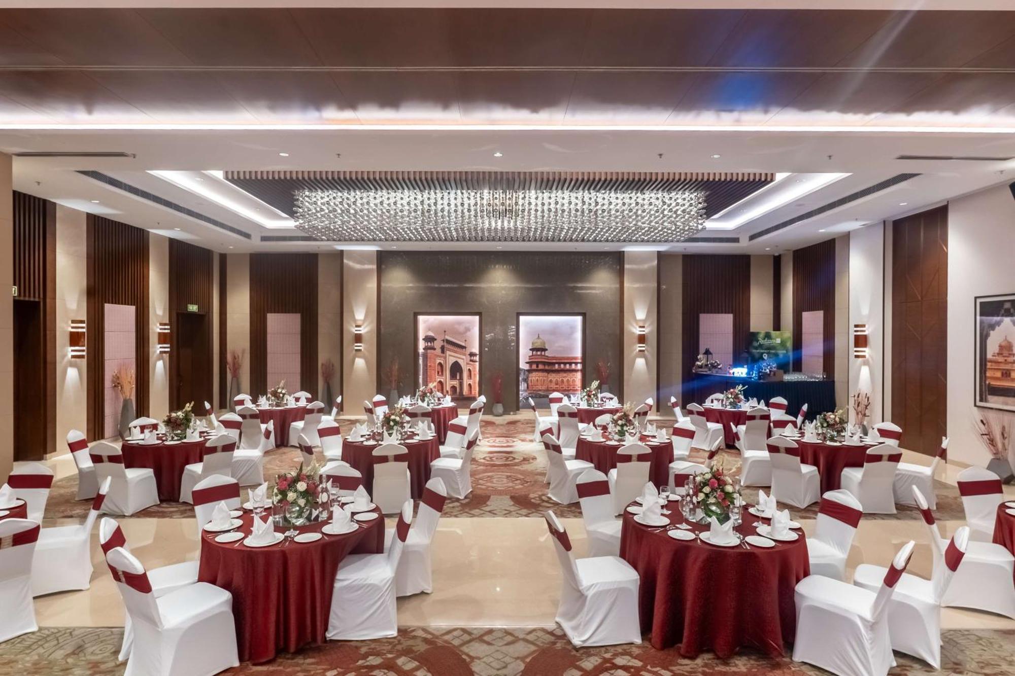 Radisson Blu Hotel, Greater Noida Eksteriør bilde The Grand Ballroom