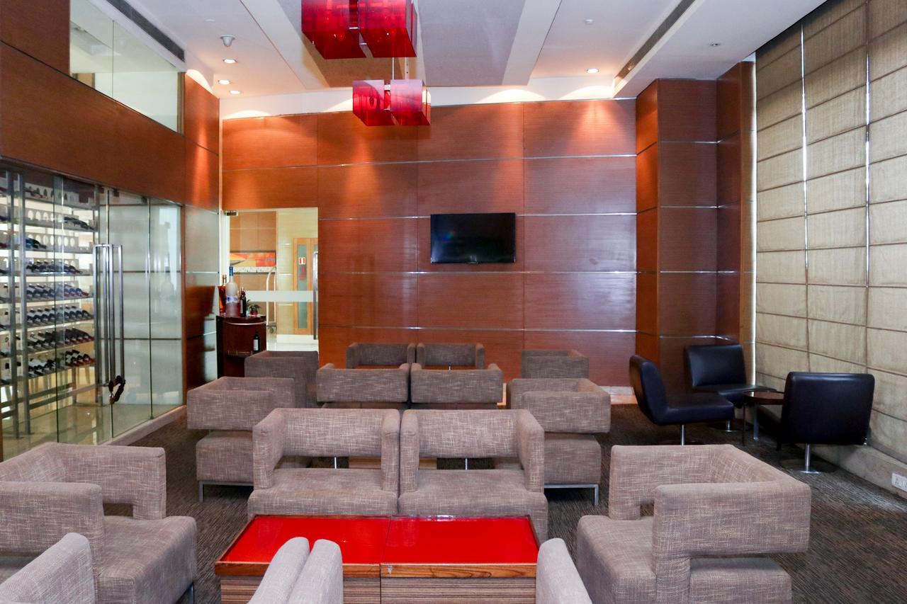 Radisson Blu Hotel, Greater Noida Eksteriør bilde The lounge at the airport
