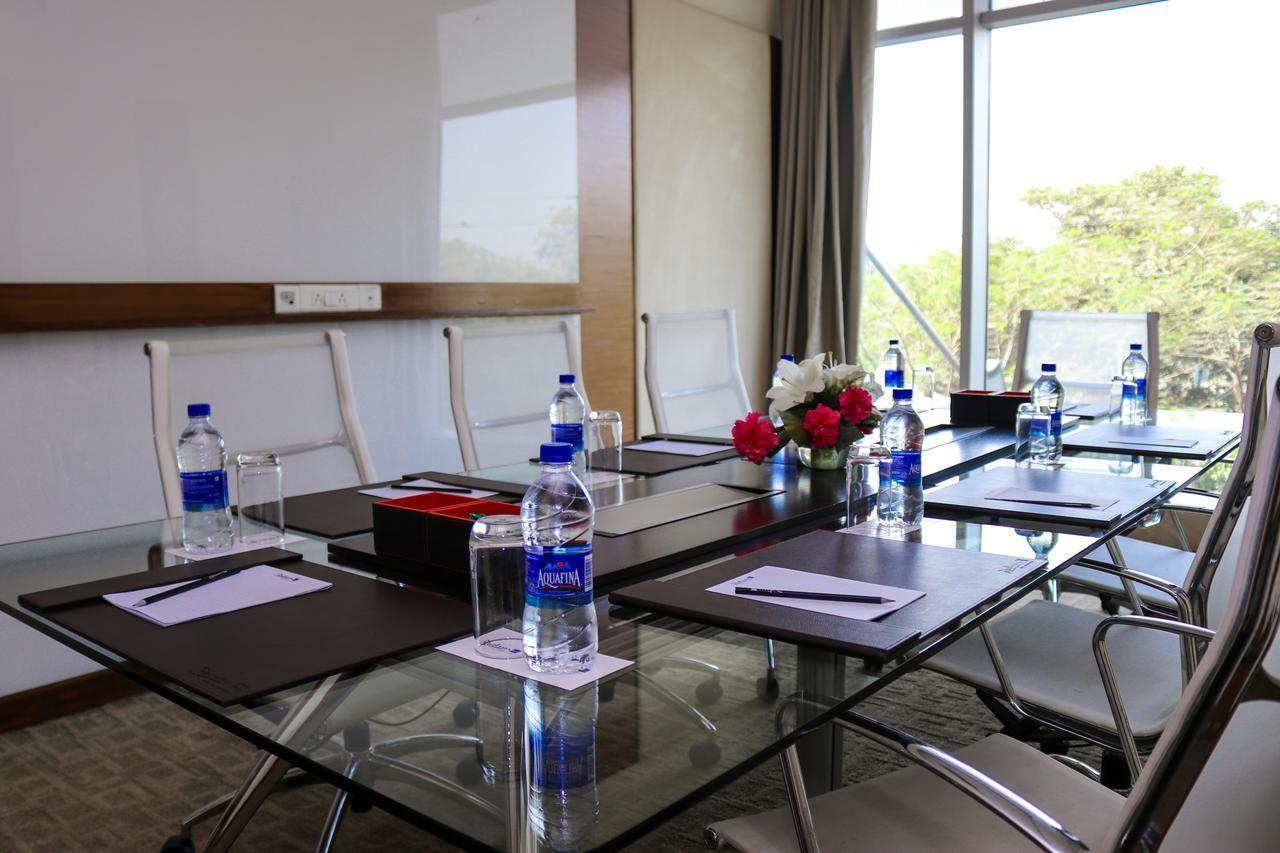 Radisson Blu Hotel, Greater Noida Eksteriør bilde Meeting room at the hotel