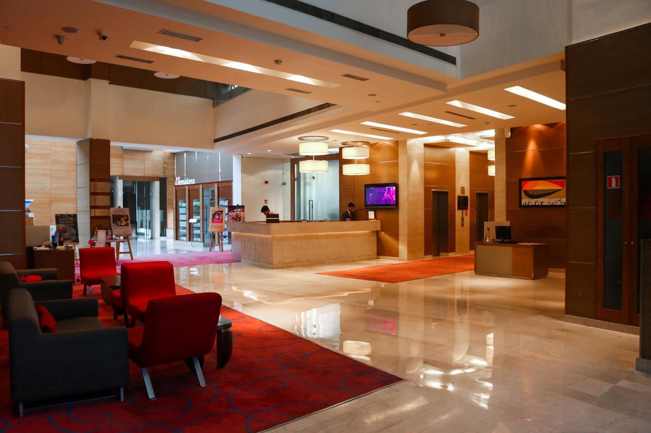 Radisson Blu Hotel, Greater Noida Eksteriør bilde Lobby