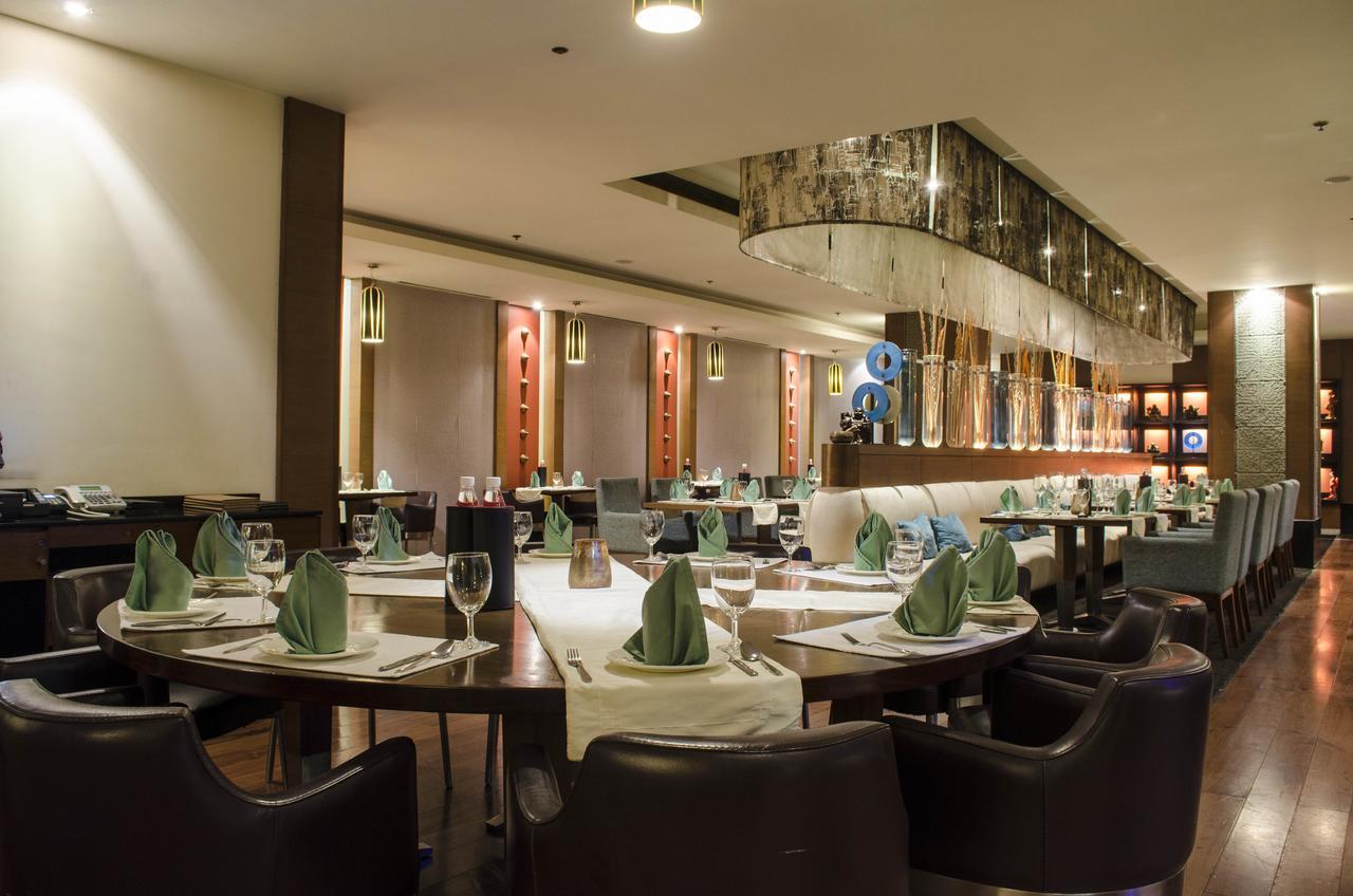 Radisson Blu Hotel, Greater Noida Eksteriør bilde The restaurant